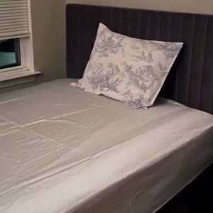 Vintage Full size 100 % polyester fitted sheet